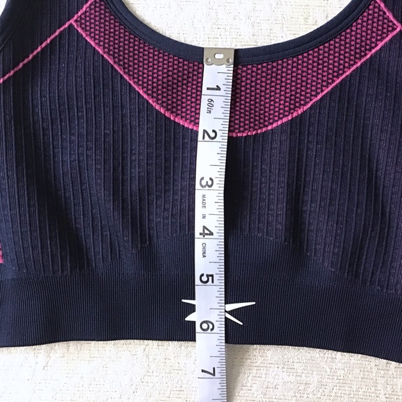 Reebok Seamless Low Impact Sports Bra Size Small Speed Wick Pink and Navy - Picture 10 of 10